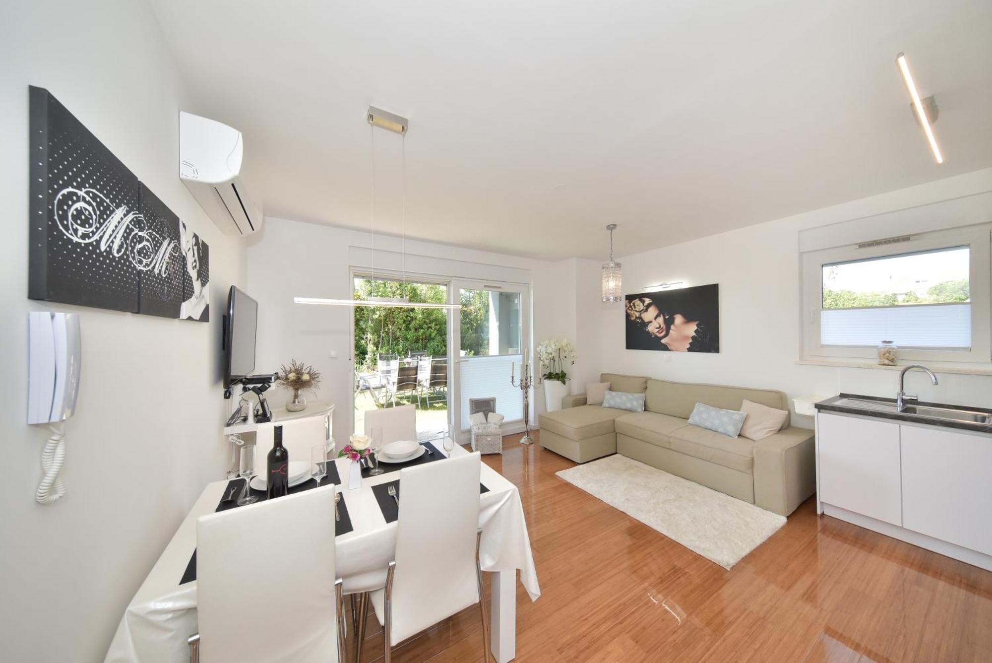 Mm Luxury Apartments Gold & Rubin زادار الغرفة الصورة