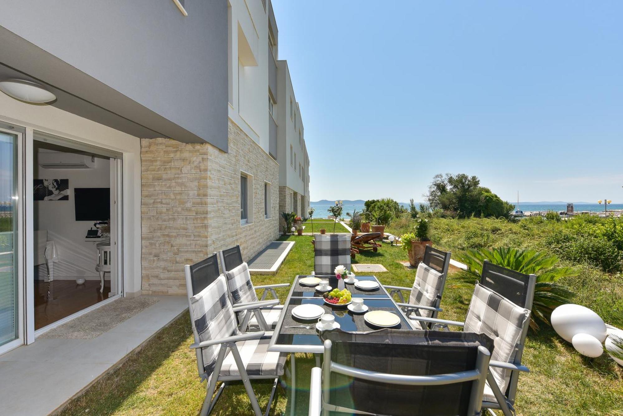 Mm Luxury Apartments Gold & Rubin زادار الغرفة الصورة